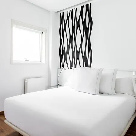 Avenue Apartment *
