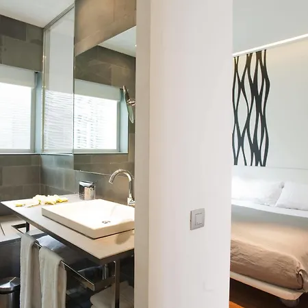 Avenue Apartment *